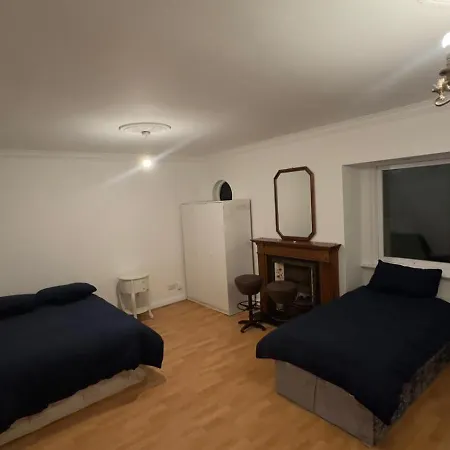 Pensión Clontarf 4 *